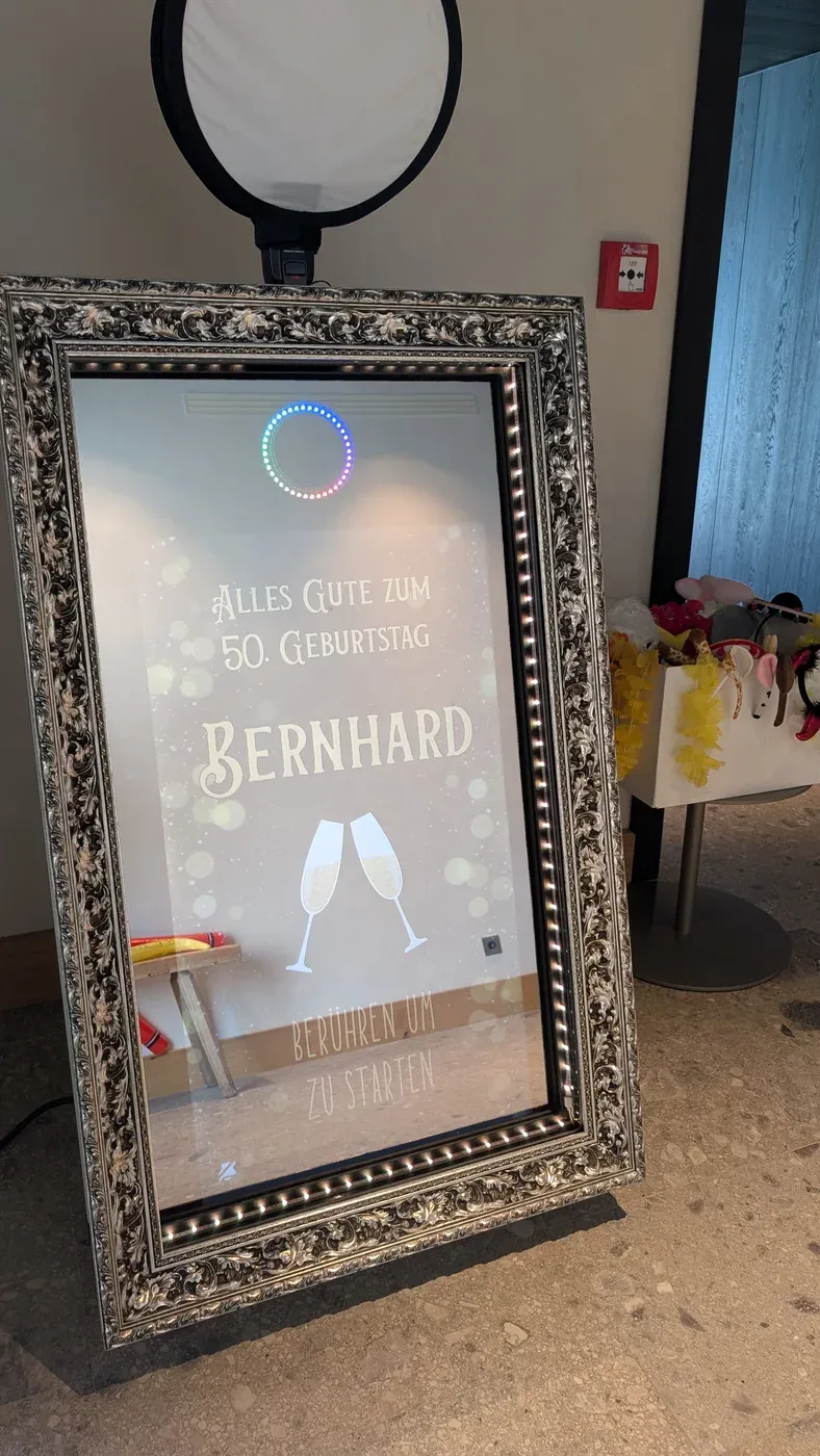 Der echte Fotospiegel mit persönlichem Geburtstagsscreen